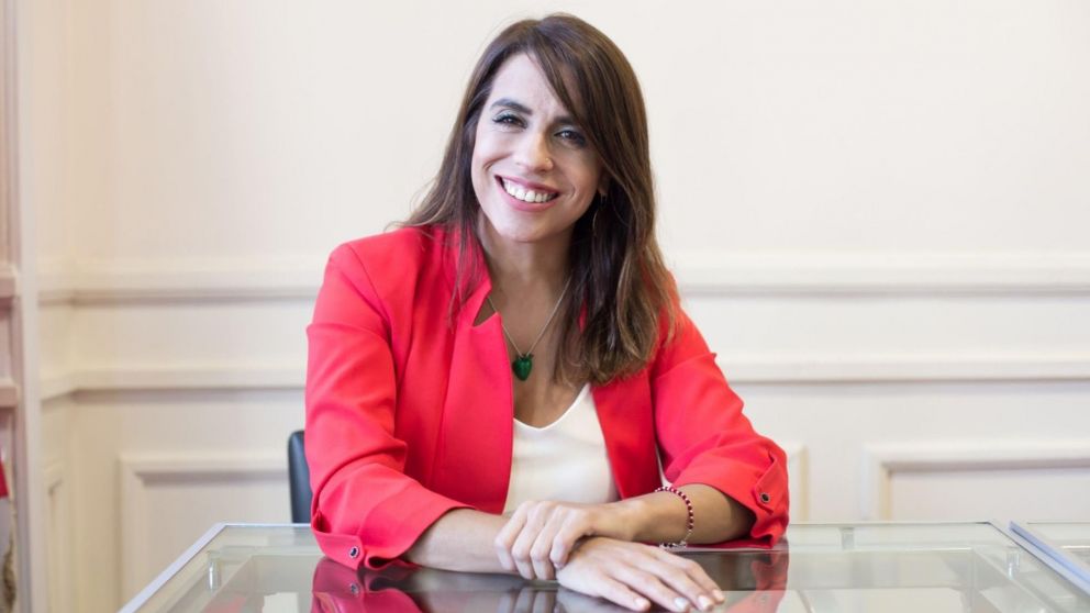 Victoria Donda fue escrachada mientras cenaba con una compañera de trabajo.