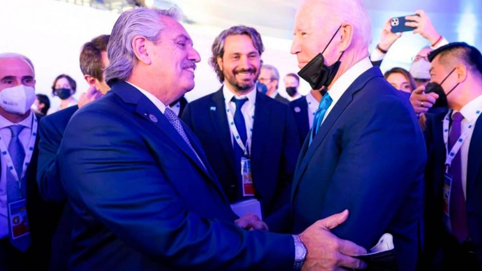 Alberto Fernández ya está en Los Ángeles tras un vuelo a pura rosca: Kulfas, un service para el gobierno y la oportunidad externa .