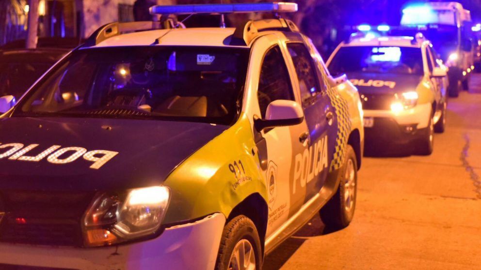 Hubo tres detenidos y dos armas de fuego secuestradas.