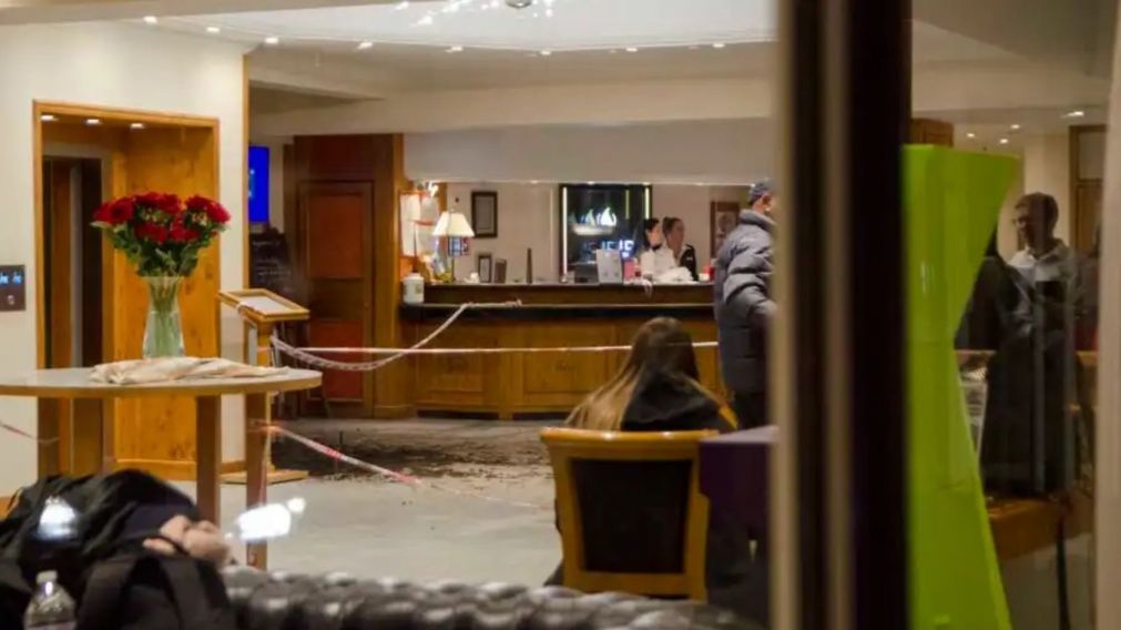 Una persona murió y varias resultaron heridas a causa del trágico alud en el hotel Huinid Bustillo de Bariloche.