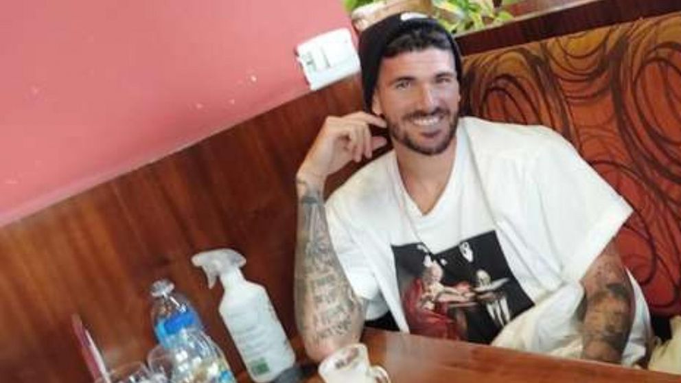 Rodrigo De Paul sorprendió a los vecinos de Avellaneda con una aparición inesperada en un café de la zona.