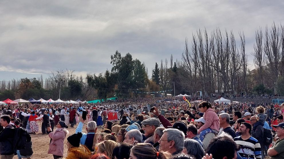 La celebración también contó con comida regional y venta de artesanías. (Fuente: Telam).