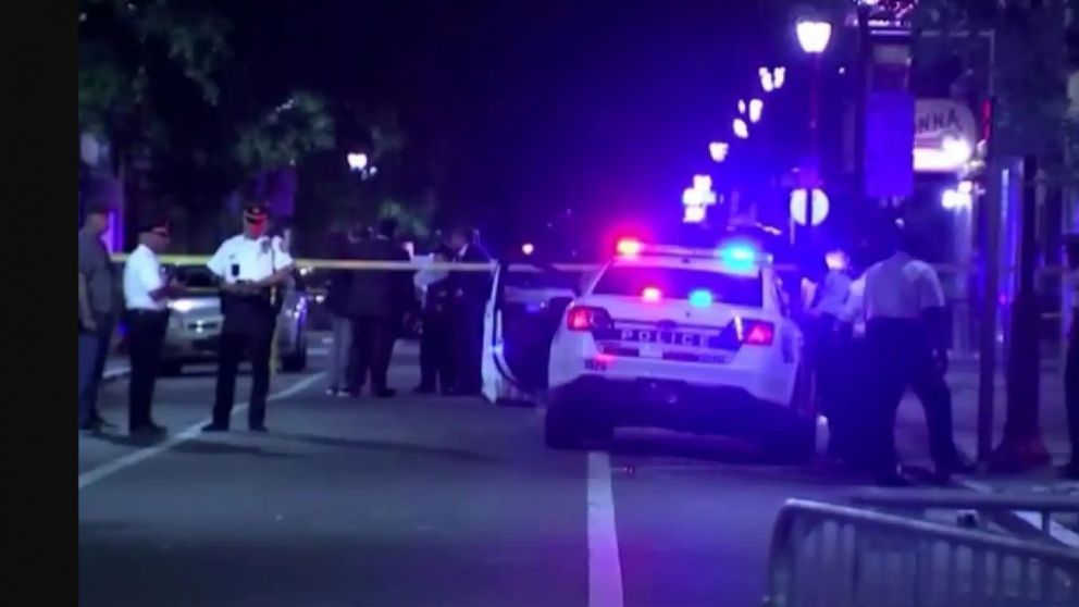 Al menos seis personas murieron y otra docena resultaron heridas en dos nuevos ataques con armas.