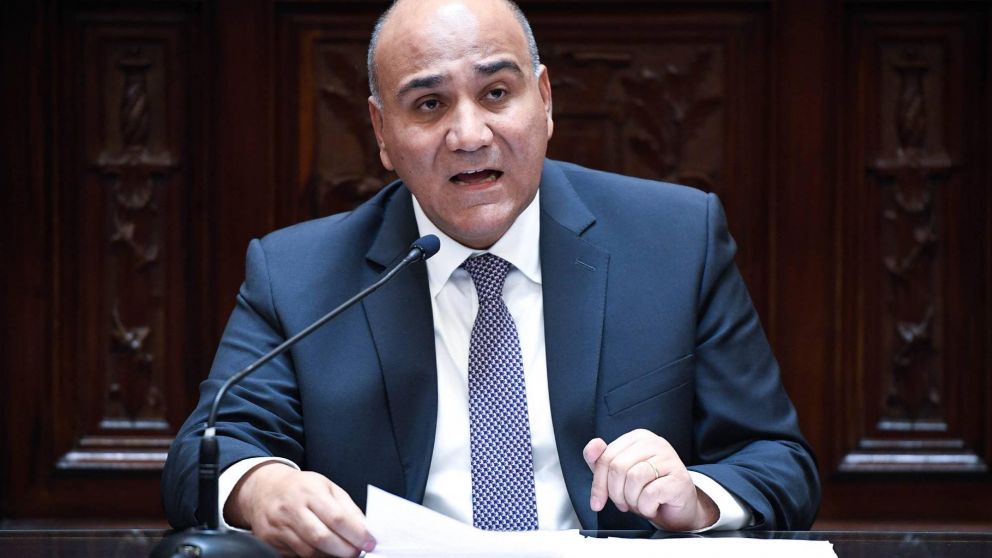 Juan Manzur reafirmó el compromiso del Gobierno de recuperar el valor de los salarios.