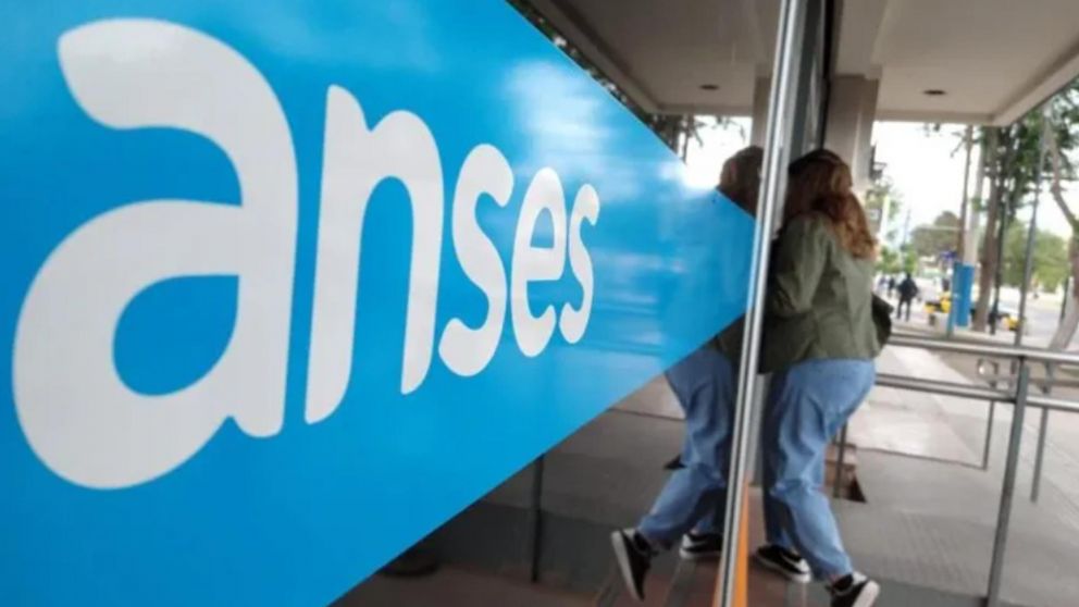Cuándo cobro la primera cuota del bono de $18.000 de la ANSES (Imagen ilustrativa).