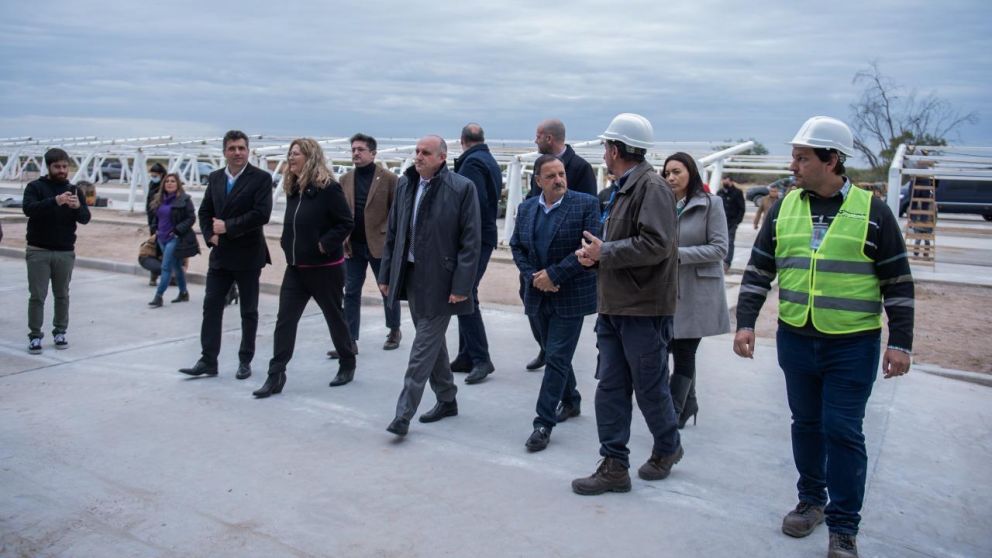 Ricardo Quintela y Alexis Guerrera, entre otros funcionarios nacionales y provinciales, recorrieron las obras en La Rioja.