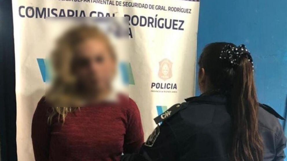 Una joven de 26 años fue detenida por el robo a una mujer de 63 años en la localidad de Francisco Álvarez.
