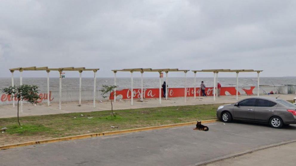 El efectivo de la Policía bonaerense murió al volcar su kayak en la zona de la costanera de Hudson (Imagen ilustrativa).