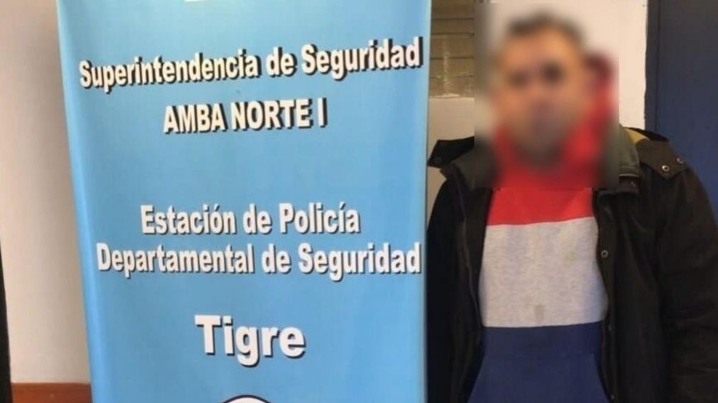 Este es el sujeto que fue apresado por los investigadores policiales.