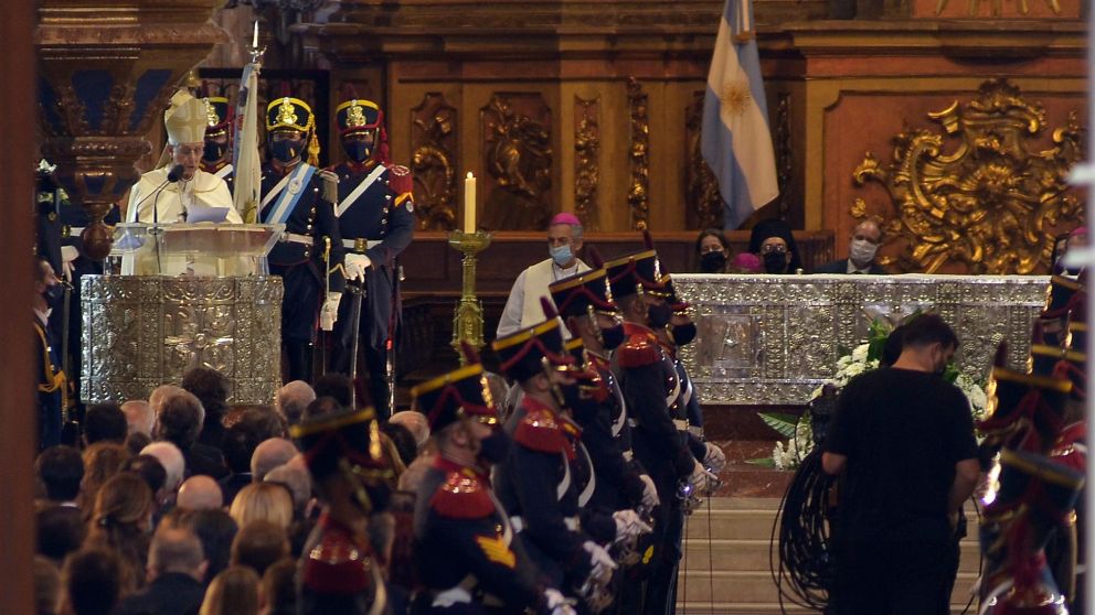 Mario Poli ofició este miércoles el tradicional Tedeum por el 25 de Mayo desde la Catedral Metropolitana (Crónica/Fernando Pérez Ré).