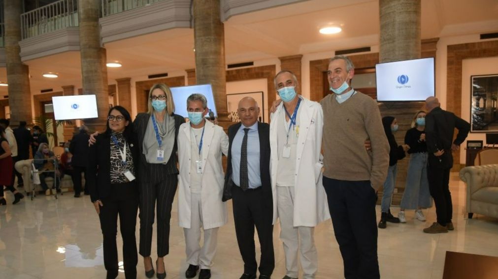 Raúl Olmos y el equipo del Centro Gallego celebraron los tres años junto al Grupo BASA.