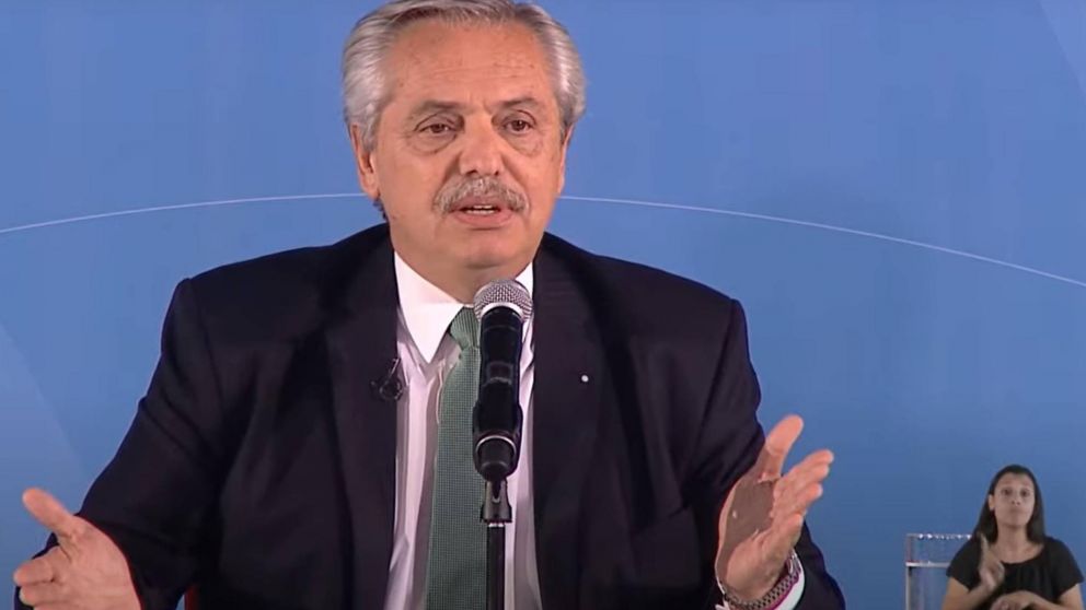 Alberto Fernández: "Celebremos, han vuelto los padres y madres de la patria a los billetes argentinos".