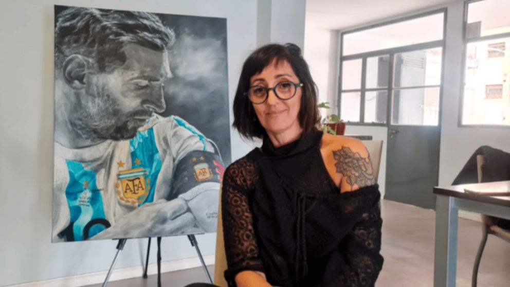 Comenz� a realizar cuadros deportivos luego de la muerte de Diego Maradona. 