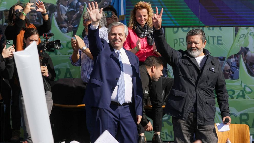 Alberto Fernández al participar de un acto de la Uocra en Esteban Echeverría: "La verdadera discusión es con quienes quieren quitar derechos".