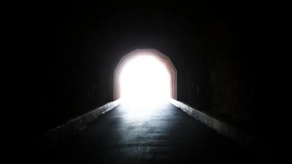 Muchas personas que estuvieron cerca de la muerte aseguraron ver una luz al final de un túnel.
