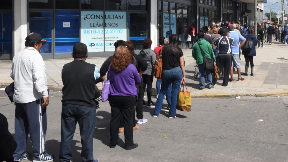 Las fechas de cobros para los beneficiarios de ANSES en mayo de 2022 (Crónica/Pablo Villan).