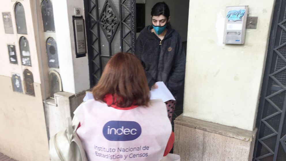 Existen varias maneras de corroborar que el censista que nos tocó es oficial (Crónica/Carlos Ventura).