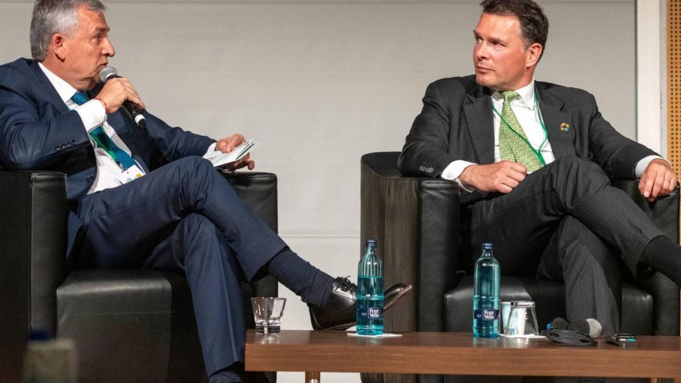 Gerardo Morales en Barcelona: "La Argentina tiene que dedicarse decididamente a ser un gran productor de energía limpia para el mundo".