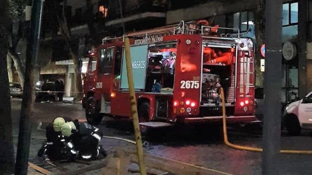 Todavía se buscan esclarecer las razones que desataron el incendio.