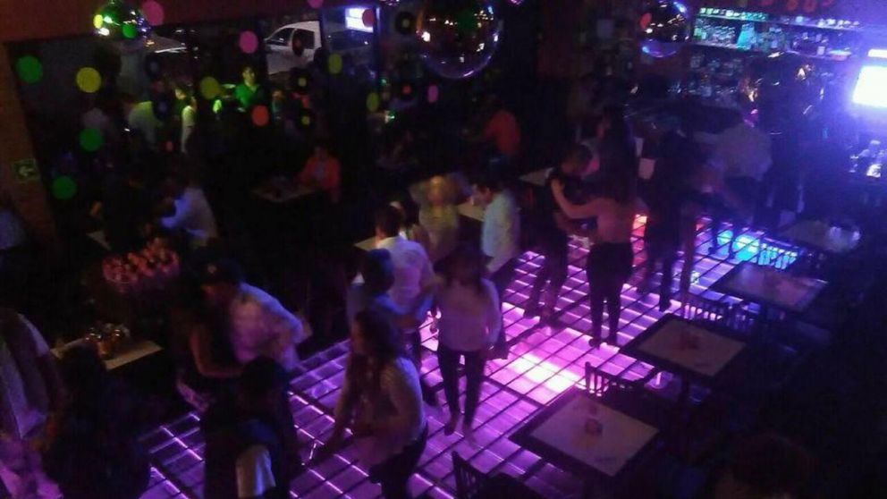 Según contaron las clientas, otras mujeres fueron víctimas de la misma estafa en ese bar.