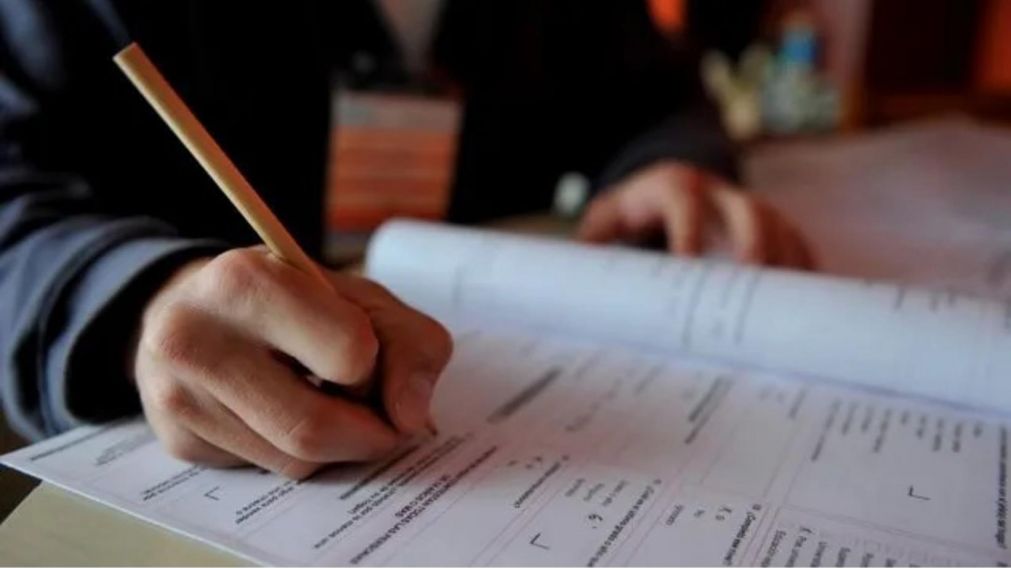 Mediante un comunicado se record� adem�s que el pr�ximo mi�rcoles, d�a feriado en el que se llevar� a cabo el censo, no ser� necesario hacer ingresar al censista debidamente identificado al domicilio,