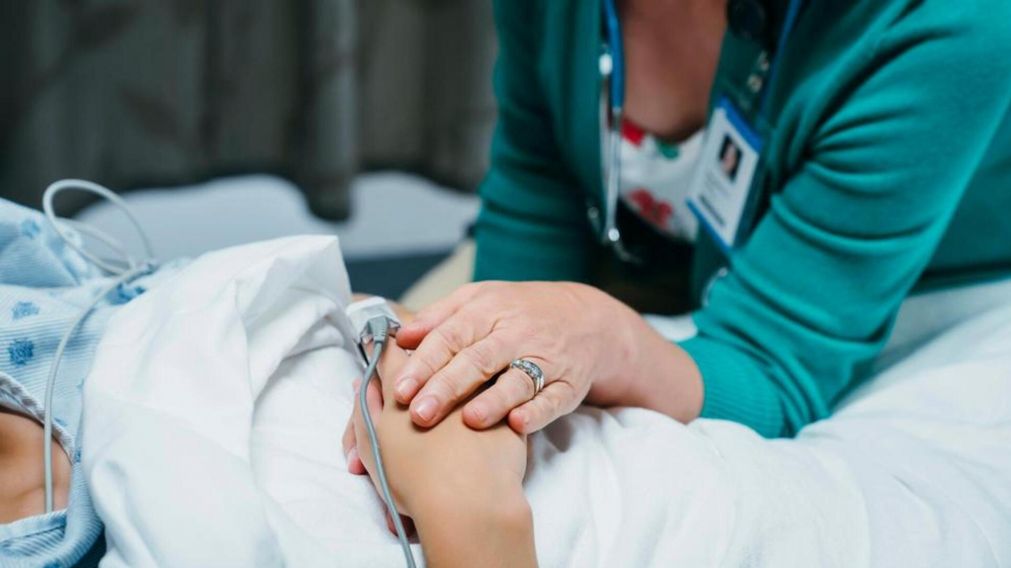 Un estudio vincularía la hepatitis aguda grave en niños con el coronavirus.