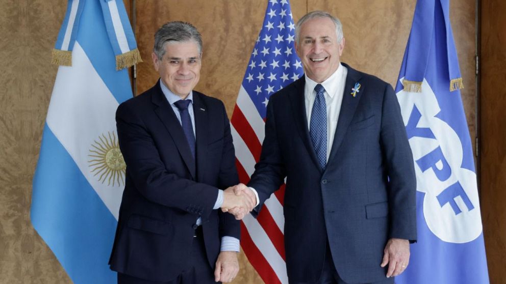 La reunión se realizó en las oficinas centrales de YPF.
