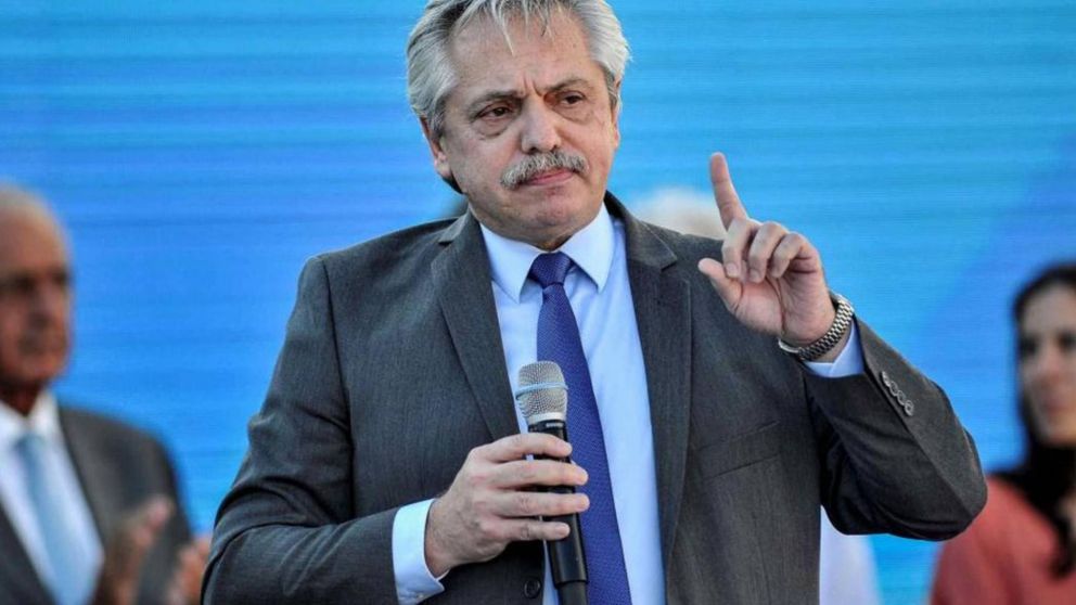 Alberto Fernández: "Es necesario subir las tarifas, pero nunca irán por encima de los sueldos".