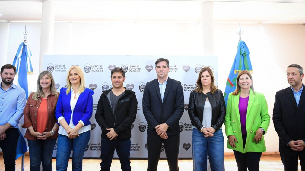 Ver�nica Magario particip� de homenaje a Evita en Los Toldos.