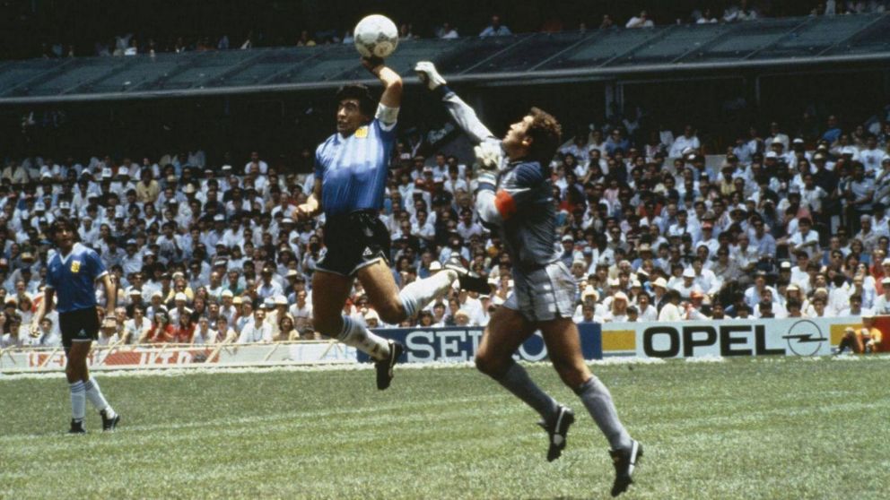 A más de 35 años de aquel partido, Peter Shilton sigue dolorido con Diego Maradona (Archivo).