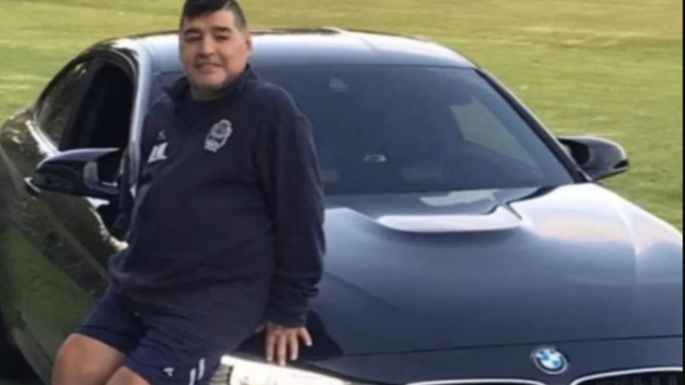 Se subastó el BMW M4 coupé que pertenecía a Diego Armando Maradona.