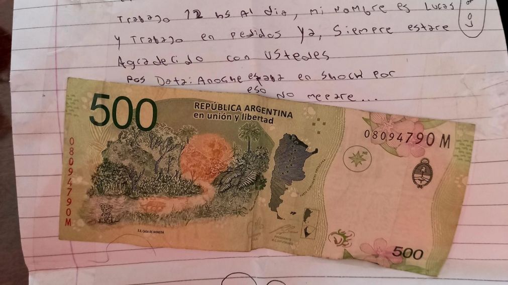 Salv� al delivery de un robo y al otro d�a recibi� una carta con dinero y un c�digo de descuento como gesto de agradecimiento.