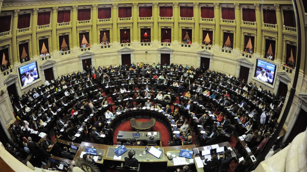 La nueva ley de VIH propone un abordaje integral desde la salud colectiva.