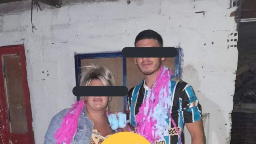 Los supuestos estafadores denunciados por la vendedora de ollas.