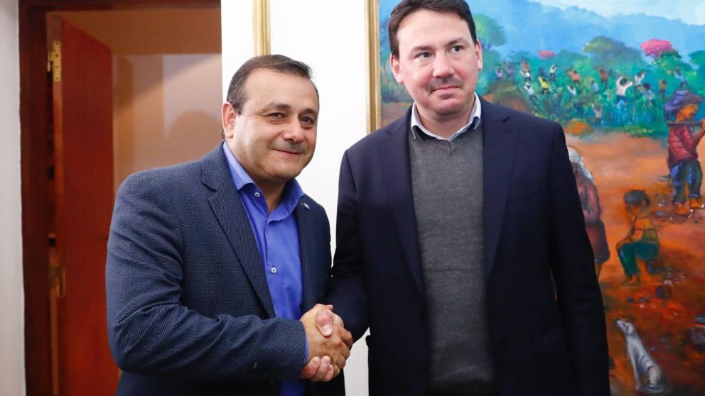 Basualdo firma acuerdos con Misiones para mejorar la red eléctrica.