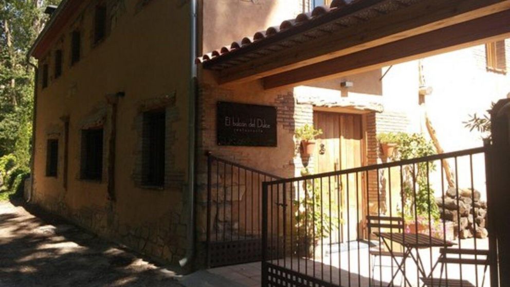 El dueño de un restaurante decidió dejar una reseña de su local y conquistó a las redes sociales.