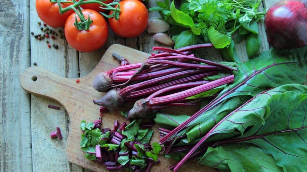 Las hojas de remolacha sirven para cocinar sabrosos platos. (Imagen ilustrativa).