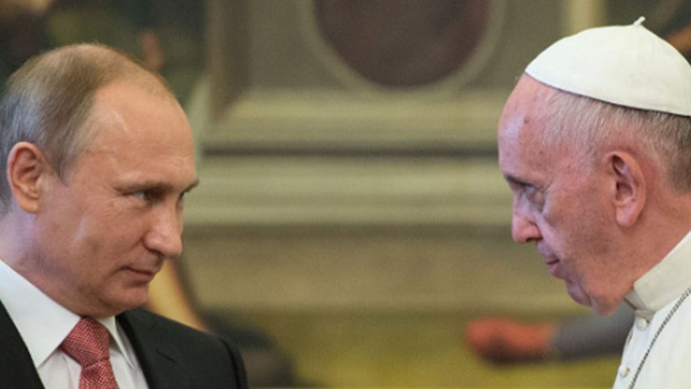 El Papa Francisco aguarda una respuesta del Kremlin luego de pedirle a Vladimir Putin una reunión en Moscú.