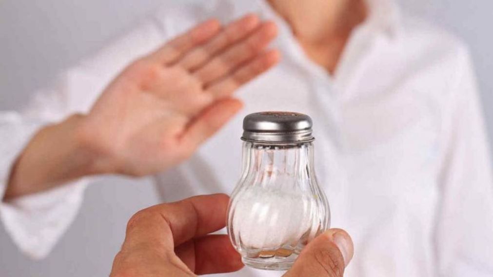 Si se aplicara la recomendaci�n de la OMS de consumir menos de una cucharadita de sal por d�a se evitar�an 2,5 millones de muertes anuales.