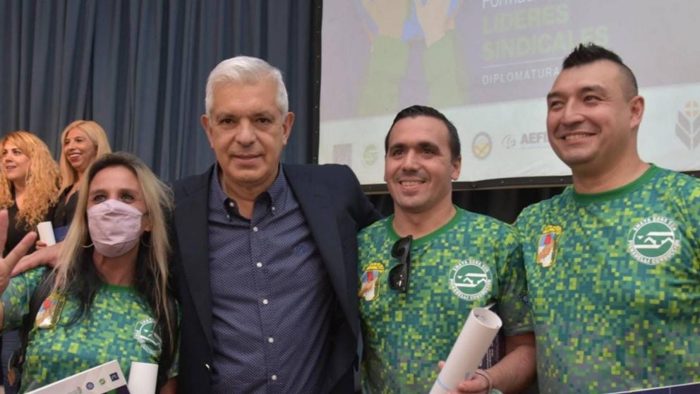 Julián Domínguez encabezó la apertura de la Diplomatura "Desafíos para el liderazgo sindical en el siglo XXI" destinada a más de 340 trabajadores de nueve gremios.