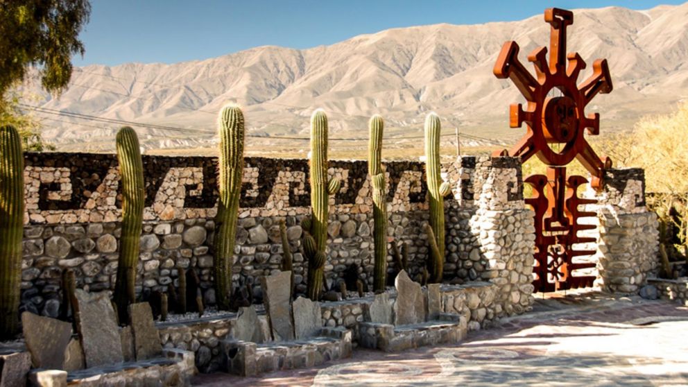 Establecida en el Valle Calchaqu�, que abarca las provincias de Salta, Tucum�n y Catamarca, la comunidad de Amaicha del Valle es preexistente al nacimiento de Argentina como naci�n independiente.�