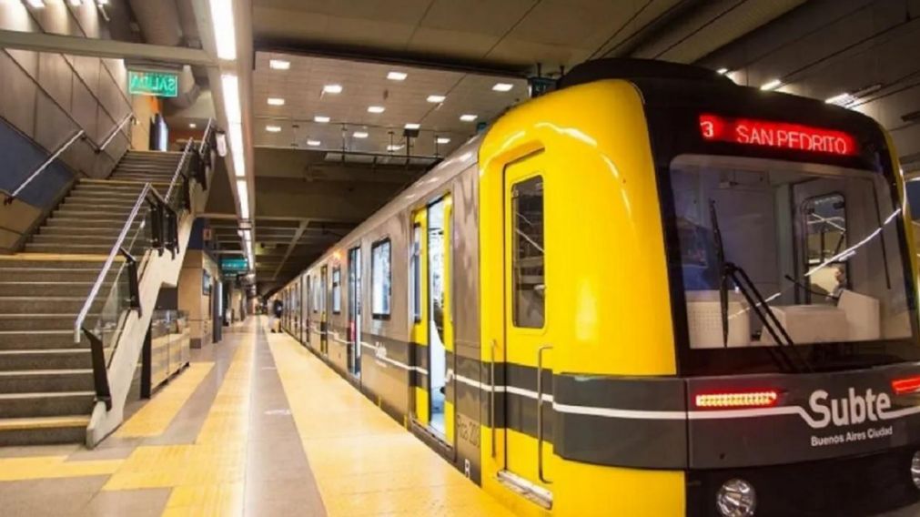 Trabajadores del subte descubrieron un supuesto fantasma que ronda en uno de los vagones abandonados.