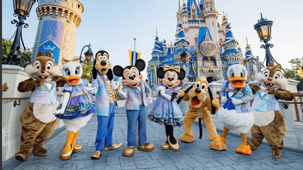 Disney busca empleados para cubrir puestos relacionados a las finanzas y la ingeniería.