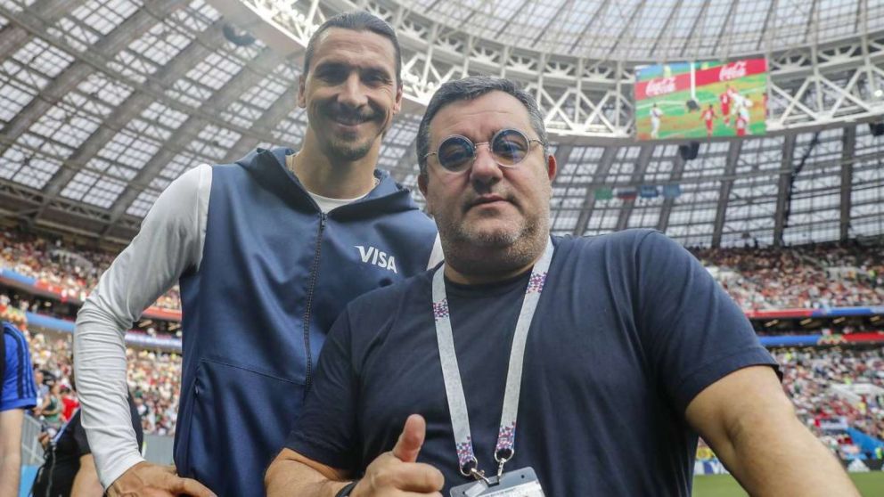 Mino Raiola con Zlatan Ibrahimovic, uno de los futbolistas de fama mundial que llegó a representar.
