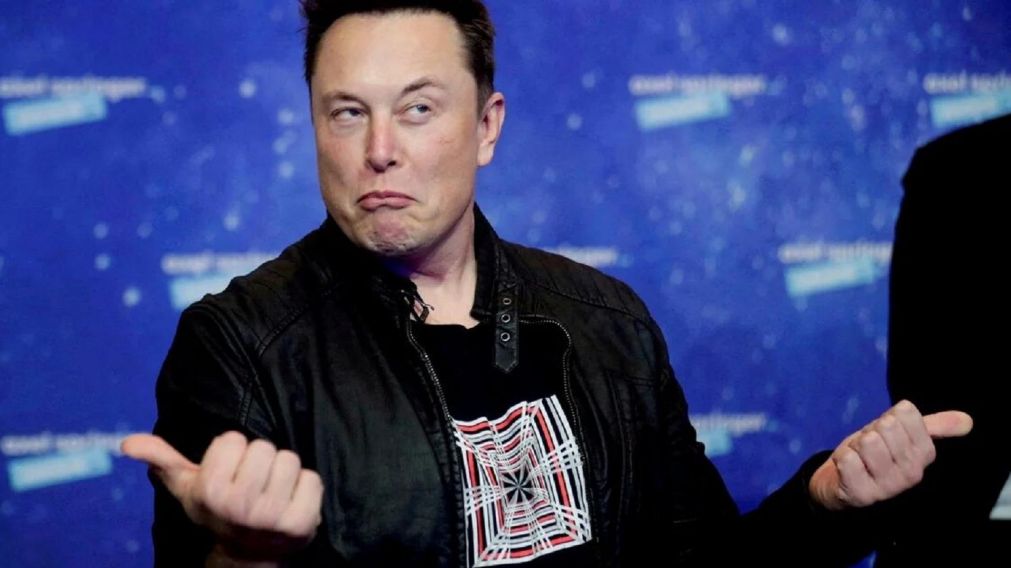 Elon Musk acaba de comprar Twitter y también es dueño de las empresas Tesla Motors y SpaceX.