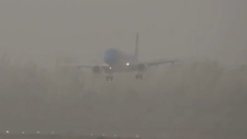 El momento en el que el avión intentó aterrizar en el aeropuerto de Neuquén.