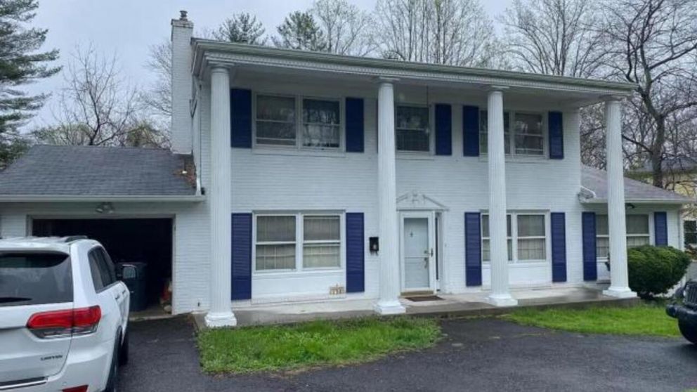 La casa tiene 330 metros cuadrados, está "habitable", pero necesita varios arreglos.