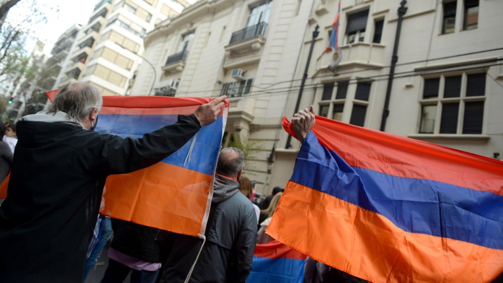 El pueblo armenio marcha hacia la embajada Turca en un pedido de memoria y justicia. (Archivo)
