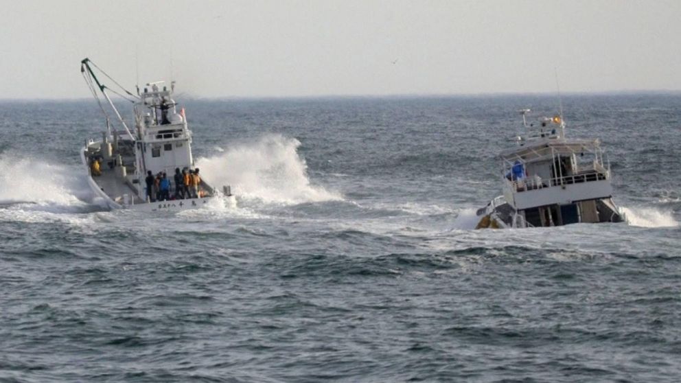 Tragedia en Japón: diez muertas y 16 desaparecidos tras el naufragio de un barco.