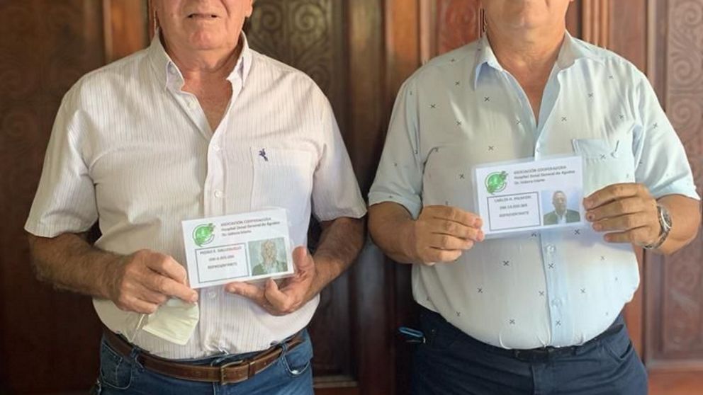 Pedro Galleguillo y Carlos Palmieri, colaboradores de la cooperadora debidamente identificados comenzarán a recorrer barrios en el marco de la campaña de conscripción de socios